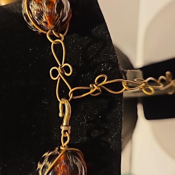 ABRA COUTURE Lucite & Brass Beaded 16" Necklace - Picture 5 of 7